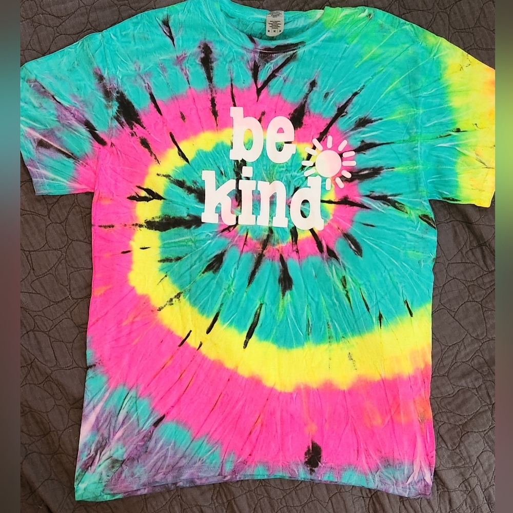 Sunshine Sisters ☀️ Be Kind tie-dye tshirt